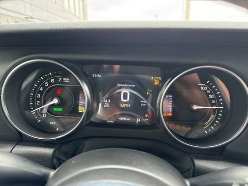 Used 2023 Jeep Wrangler Unlimited Sahara AWD/4WD image 18