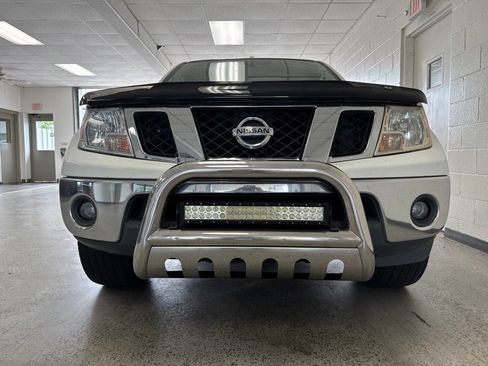 Used 2017 Nissan Frontier SL AWD/4WD image 3