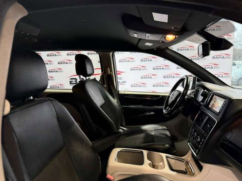 Used 2019 Dodge Grand Caravan SXT FWD image 43