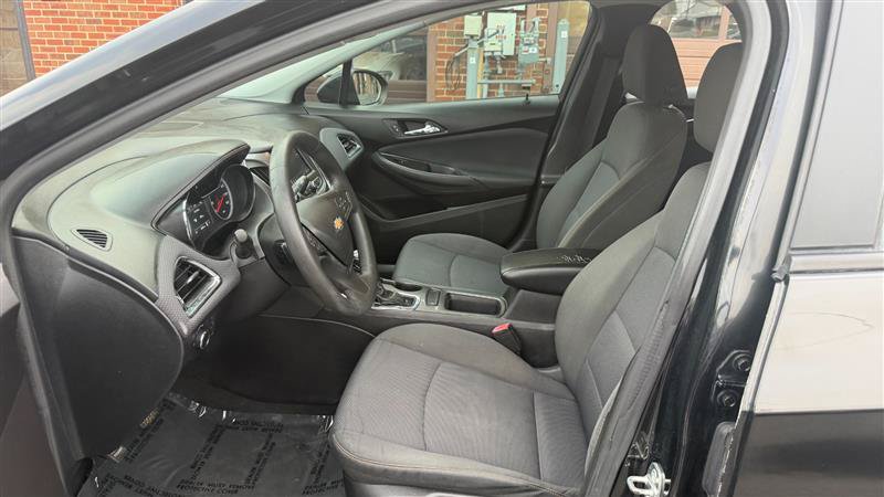 Used 2019 Chevrolet Cruze LS w/ LS Convenience Package FWD image 21