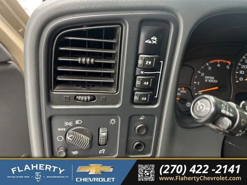 Used 2005 GMC Sierra 2500 SLE w/ Heavy-Duty Power Package image 22