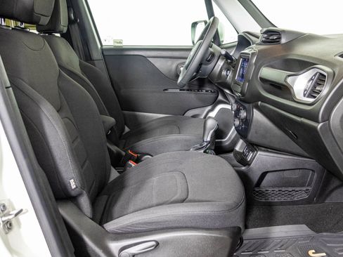Used 2019 Jeep Renegade Latitude FWD image 43