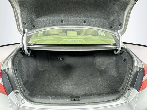 Used 2017 Honda Accord EX-L image 32