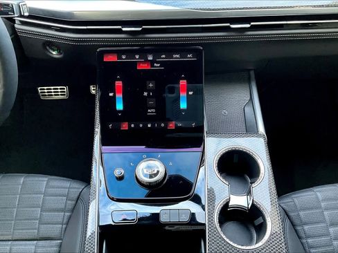 Used 2025 Cadillac Escalade V w/ LPO, ONYX Package image 35