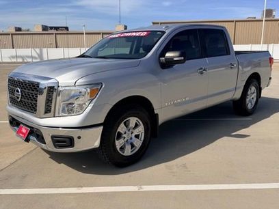 Used 2018 Nissan Titan SV w/ SV Convenience Package
