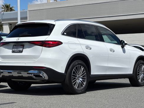 Certified 2026 Mercedes-Benz GLC 300 image 4