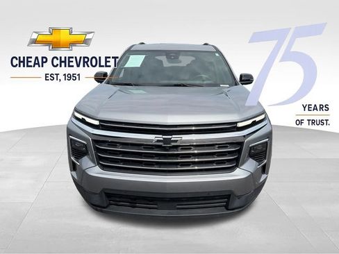 Used 2025 Chevrolet Traverse LT w/ Enhanced Driving Package AWD/4WD image 8