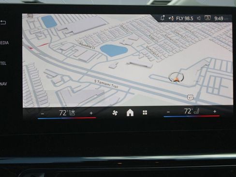 Used 2025 BMW X1 xDrive28i w/ Technology Package image 25