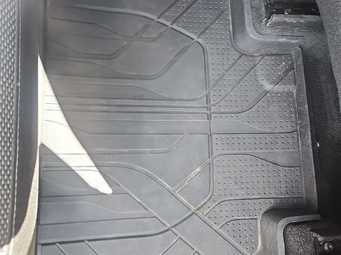 Used 2019 Chevrolet Traverse LT AWD/4WD image 27