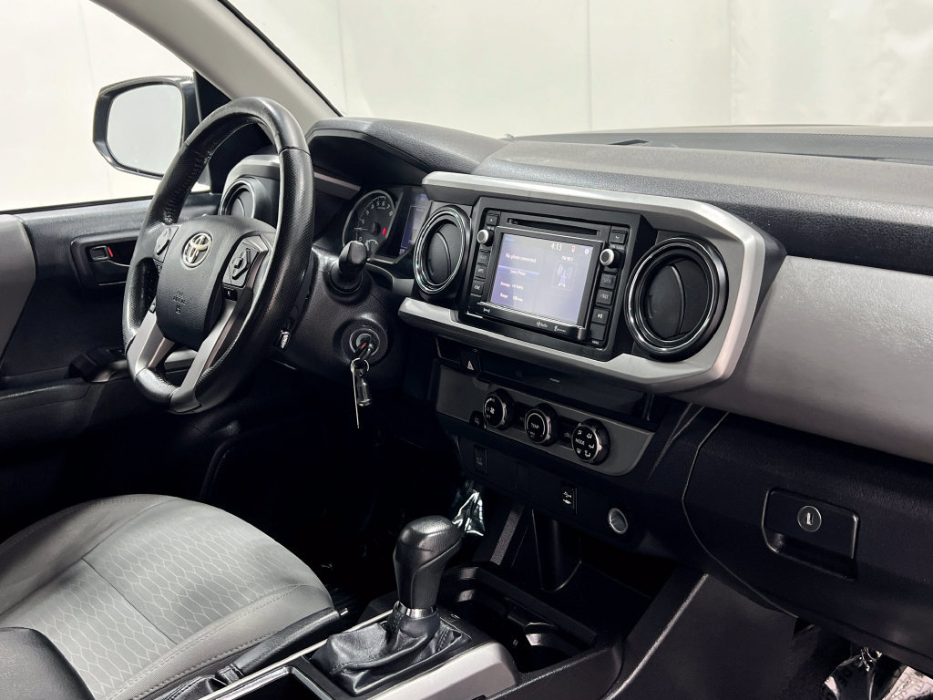 Used 2016 Toyota Tacoma SR5 w/ Towing Package RWD image 19