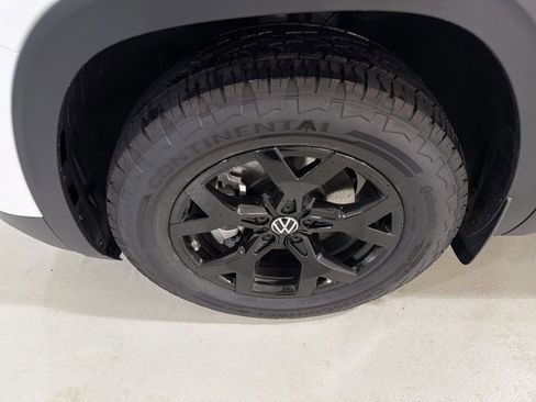 New 2026 Volkswagen Atlas Peak Edition AWD/4WD image 11