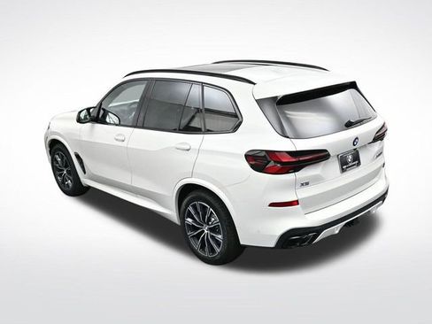 New 2026 BMW X5 M60i w/ Executive Package image 25