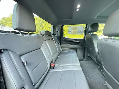 Used 2022 GMC Sierra 1500 SLT AWD/4WD image 29