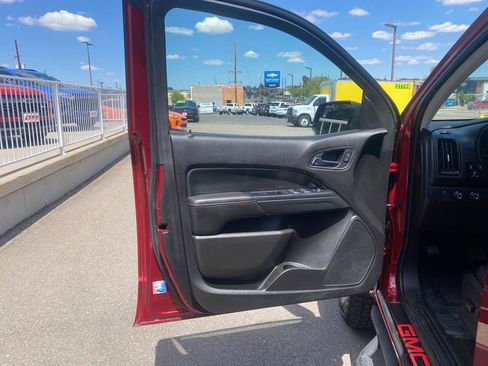 Used 2018 GMC Canyon All Terrain w/ Trailering Package AWD/4WD image 10