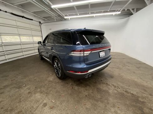 Used 2020 Lincoln Aviator Reserve w/ Equipment Group 202A image 4