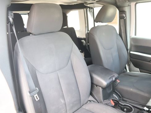 Used 2018 Jeep Wrangler Unlimited Sport S AWD/4WD image 46