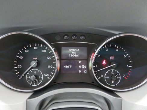 Used 2010 Mercedes-Benz R 350 4MATIC image 16