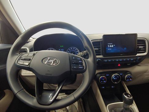 Used 2022 Hyundai Venue Limited FWD image 14