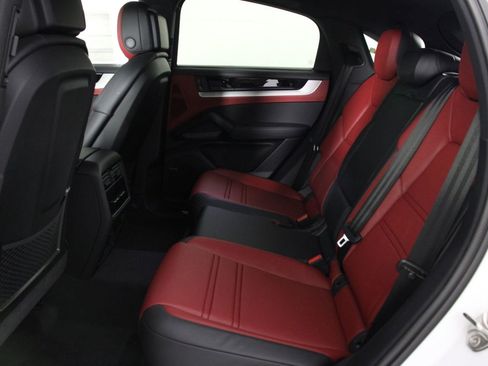 New 2026 Porsche Cayenne Coupe image 18