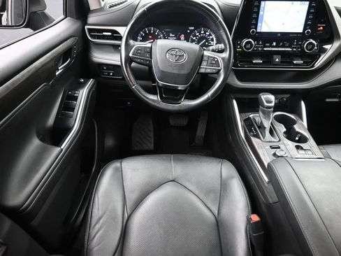 Used 2020 Toyota Highlander Limited AWD/4WD image 15