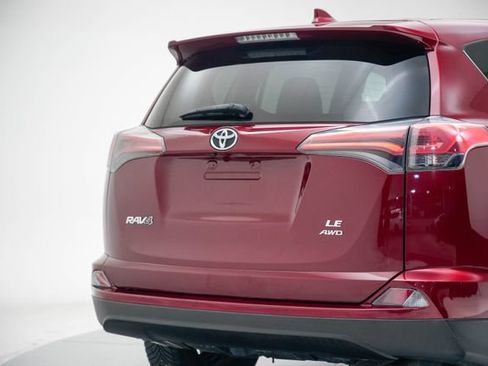Used 2018 Toyota RAV4 LE w/ All Weather Liner Package AWD/4WD image 22