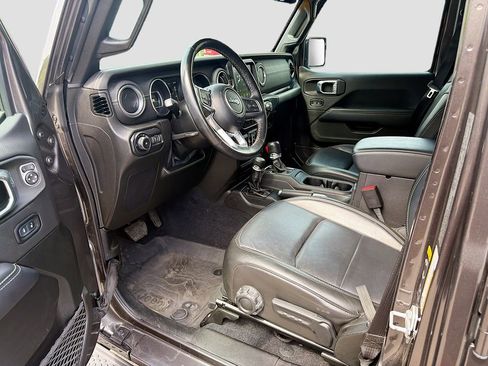 Used 2022 Jeep Wrangler Unlimited Sahara w/ LED Lighting Group AWD/4WD image 24