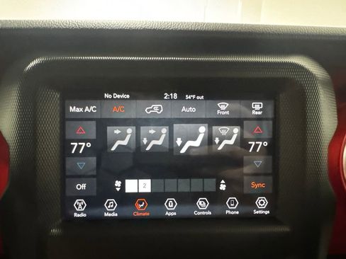 Used 2021 Jeep Wrangler Unlimited Rubicon w/ Xtreme Recon 35" Tire Package AWD/4WD image 32