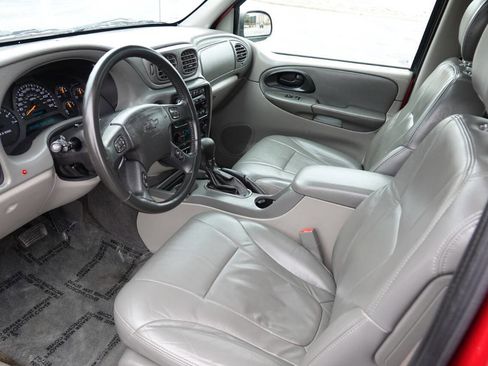 Used 2002 Chevrolet TrailBlazer LT w/ Preferred Equipment Group AWD/4WD image 4