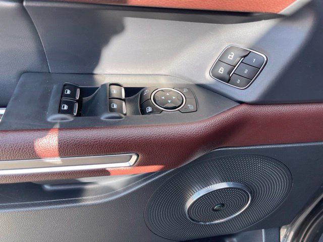 Used 2023 Ford Expedition Limited AWD/4WD image 15