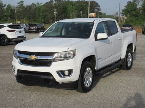Used 2017 Chevrolet Colorado LT w/ LT Convenience Package image 2