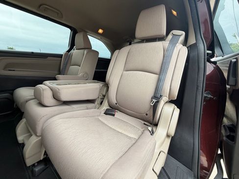 Used 2019 Honda Odyssey EX image 40