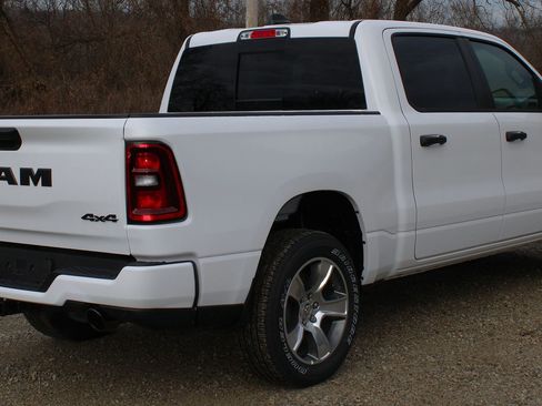 New 2026 RAM 1500 Express image 5