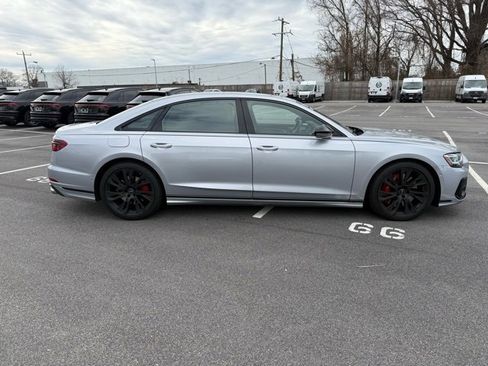 Used 2025 Audi S8 image 13