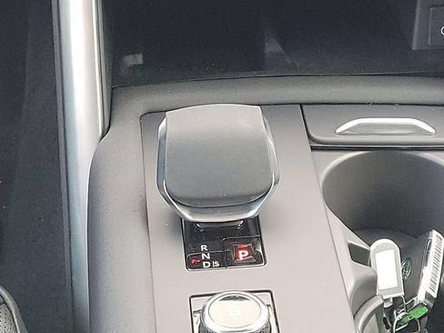 New 2025 Land Rover Discovery S AWD/4WD image 20
