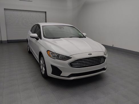 Used 2019 Ford Fusion SE FWD image 14