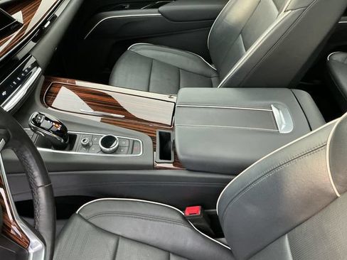 Used 2022 Cadillac Escalade Premium Luxury w/ Performance Package AWD/4WD image 22