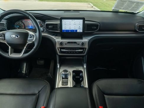 Used 2023 Ford Explorer XLT w/ Equipment Group 202A RWD image 14