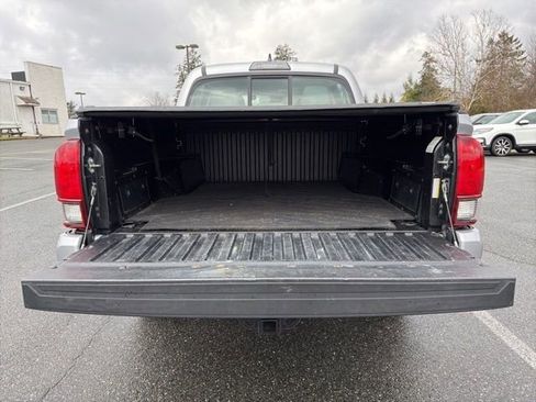 Used 2018 Toyota Tacoma SR image 8