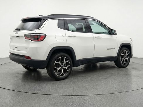 Used 2025 Jeep Compass Limited AWD/4WD image 9