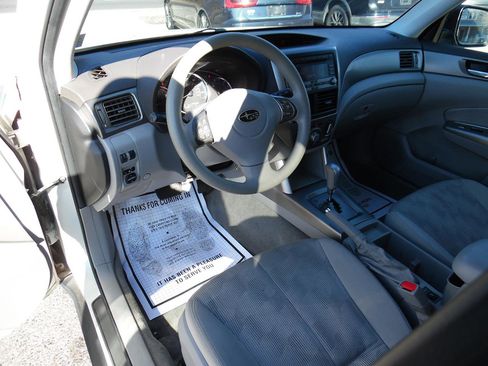 Used 2010 Subaru Forester 2.5X Premium image 11