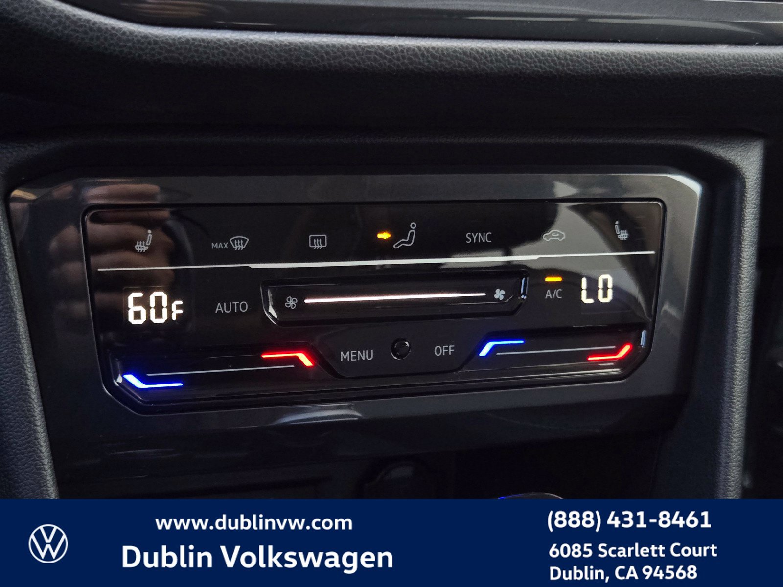 Certified 2024 Volkswagen Tiguan SE w/ Panoramic Sunroof Package AWD/4WD image 20