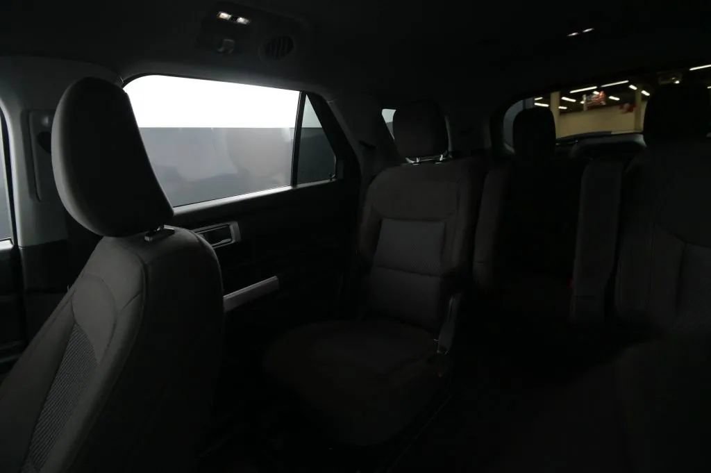 Used 2023 Ford Explorer XLT w/ Class IV Trailer Tow Package AWD/4WD image 43