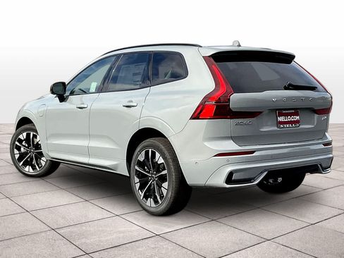 New 2026 Volvo XC60 T8 Plus w/ Climate Package PRO AWD/4WD image 3