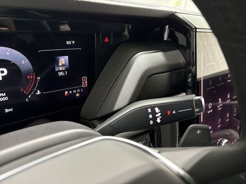 New 2026 GMC Yukon Denali w/ Sun & Power Step Package image 16