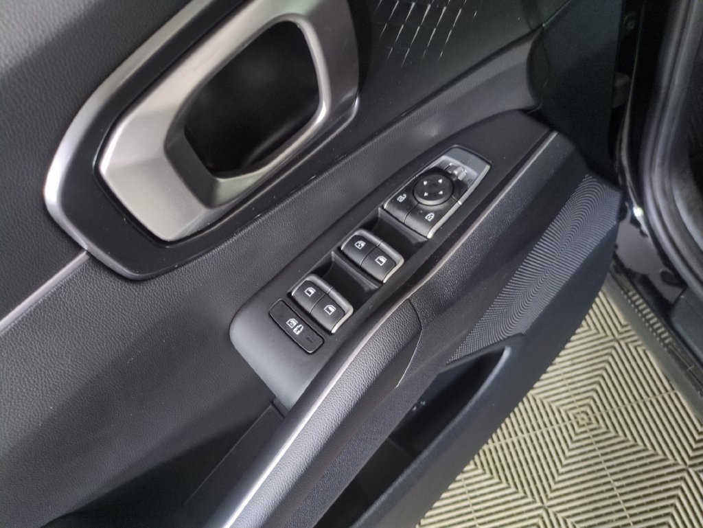 Used 2023 Kia Sorento LX FWD image 15