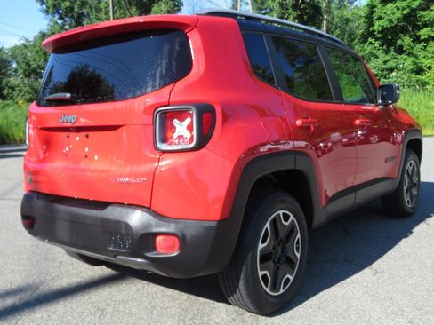 Used 2015 Jeep Renegade Trailhawk w/ Popular Equipment Group AWD/4WD image 5