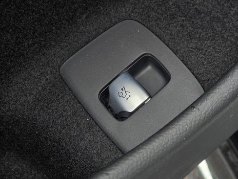 New 2026 Mercedes-Benz E 350 4MATIC Sedan image 35