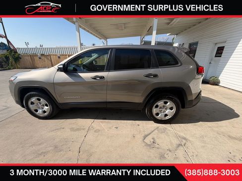 Used 2017 Jeep Cherokee Sport w/ Trailer Tow Group AWD/4WD image 9