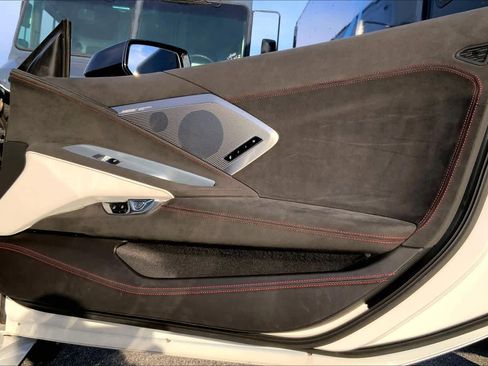 Used 2023 Chevrolet Corvette Stingray Premium Conv w/ Z51 Performance Package image 17