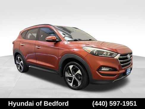 Used 2016 Hyundai Tucson Limited w/ Option Group 03 AWD/4WD image 3